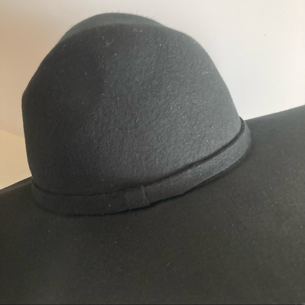 Wool hat - Picture 3 of 12